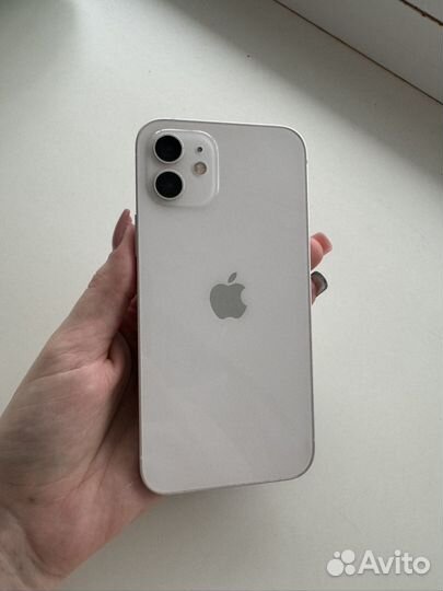 iPhone 12, 64 ГБ
