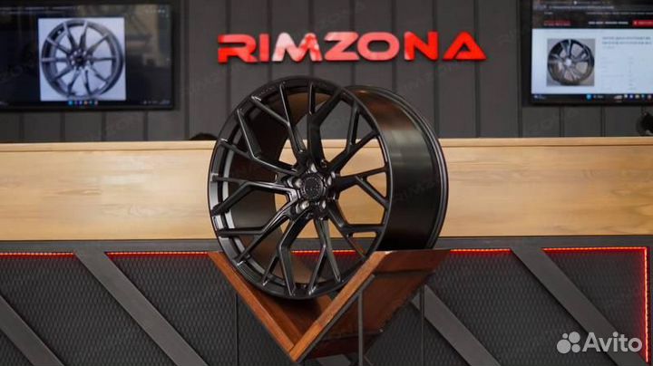 Кованый диск RZ forged в стиле Genesis R22 5X114.3