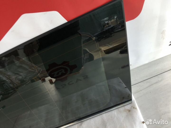 Toyota Land Cruiser 200 Форточка задняя правая