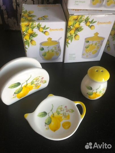 Набор баночек для специй