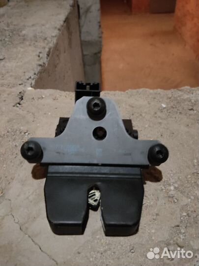 Замок багажника ford focus 3