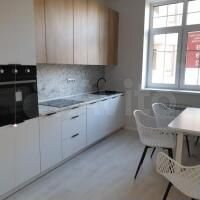 2-к. квартира, 61 м², 2/5 эт.