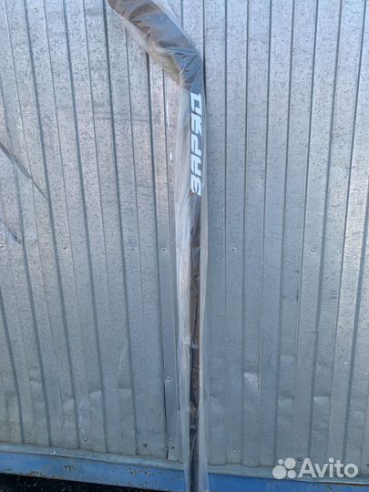 Клюшка хоккейная заряд т100 int