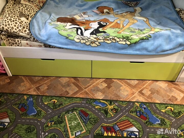 Двухъярусная кровать