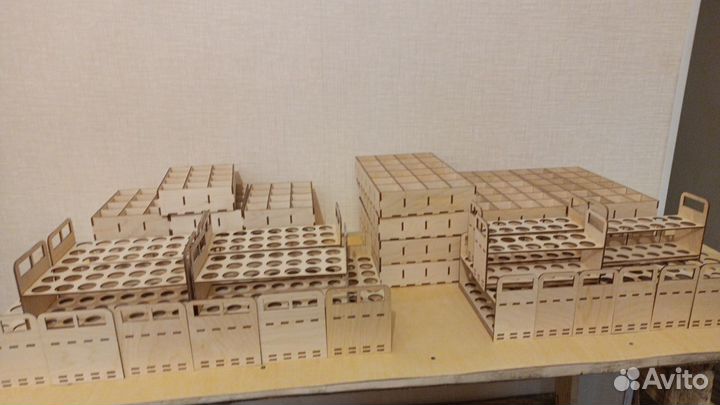 Ящик, коробка, органайзер с ячейками