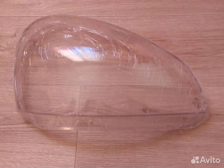 Стекло фары приора (правое)