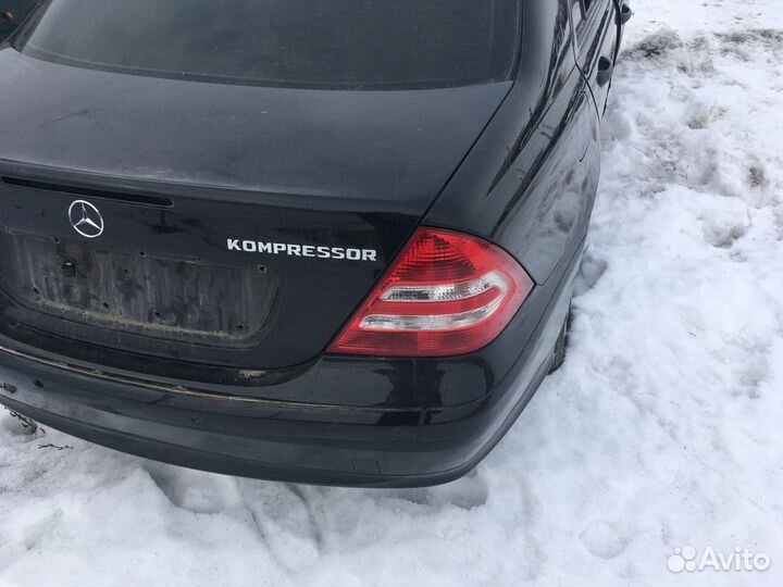 Фонарь задний Mercedes Benz W203 2006 г