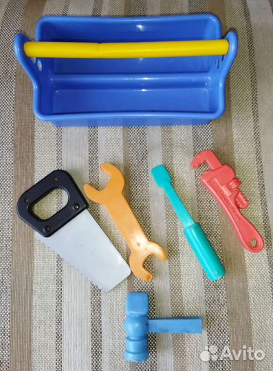 Набор инструментов с ящиком