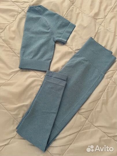 Спортивный костюм леггинсы и топ 44