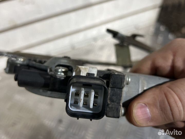 Стеклоподъемник правый mitsubishi lancer 10