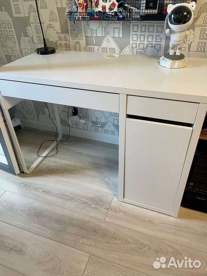 Стол письменный IKEA Микке