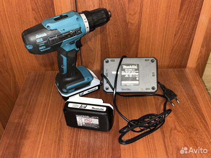 Дрель шуруповерт Makita DF488DWE