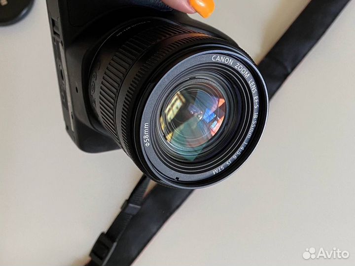 Зеркальный фотоаппарат