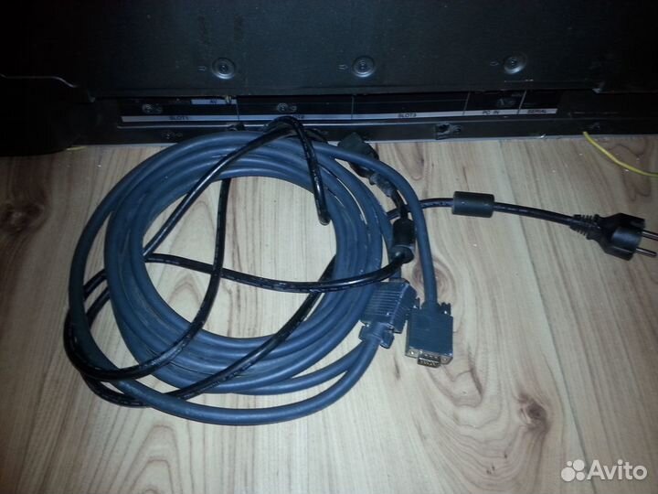 Широкофоматный плазменный дисплей Panasonik