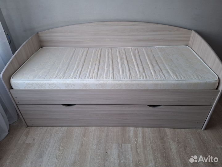 Кровать подростковая с матрасом бу