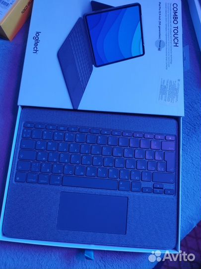 Чехол-клавиатура Logitech Combo iPad Pro 12.9