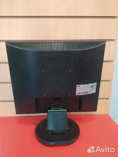 Монитор Samsung 710NS