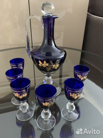 Графин с рюмками