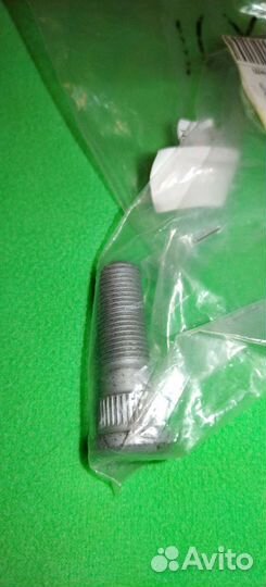 Шпилька колесная Nissan note