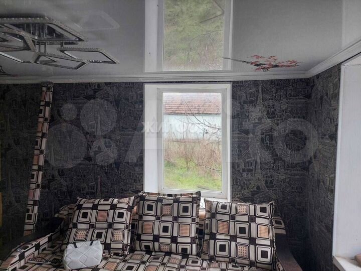 Дом 35 м² на участке 6,3 сот.