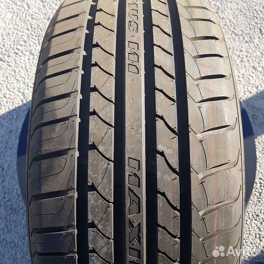 Maxtrek Maximus M1 235/50 R17