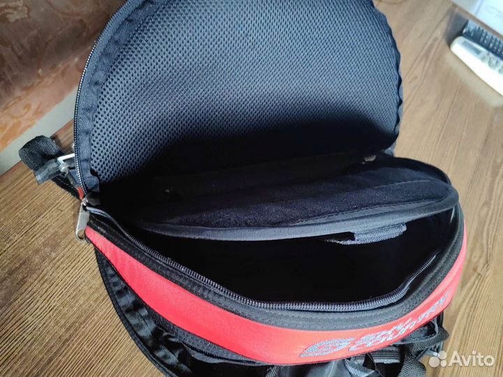 Кокпит, контейнер под запасной парашют Sky Country