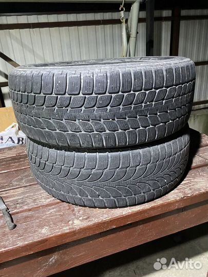 Bridgestone Blizzak LM-80 Evo 215/60 R34 96