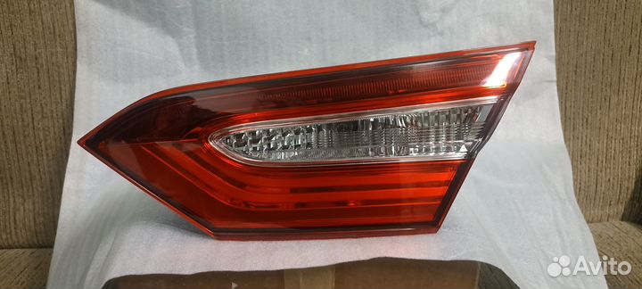 Фонарь в сборе Toyota Camry v70 81581-33320