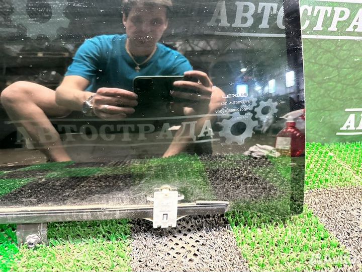 Стекло двойное заднее правое Lexus Ls 2017-2023