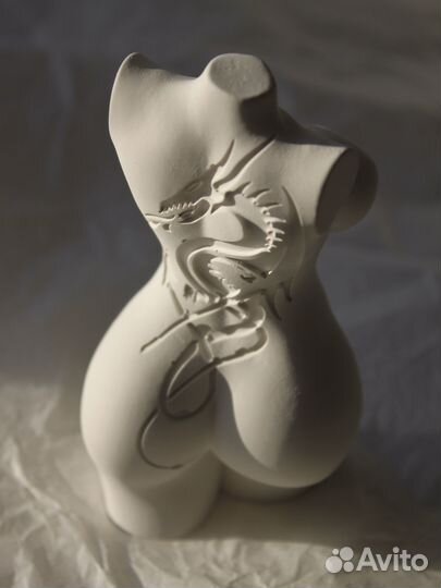 Торс женский Статуэтка Девушка Ню с тату дракона