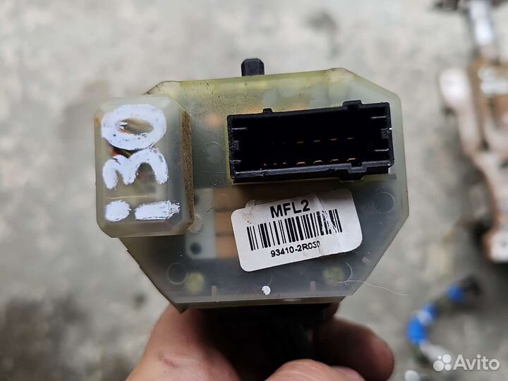 Переключатель поворотов Hyundai i30