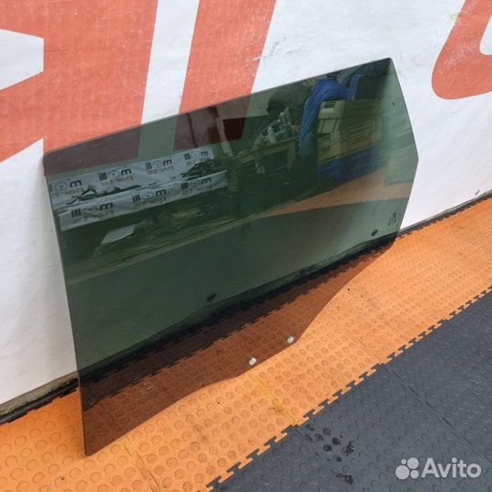 Стекло двери заднее левое Audi A6 C8 2020