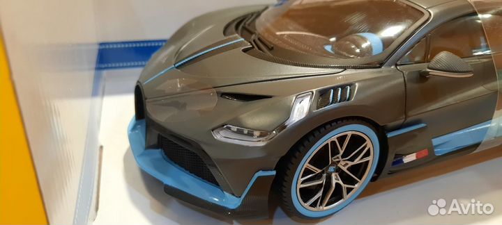Bugatti Divo 2018 1:18 Bburago