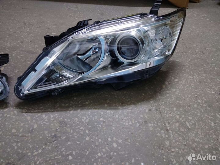 Фары Тойота Камри 50. 11-14 г.в. левая,правая