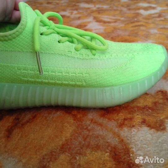 Кроссовки женские