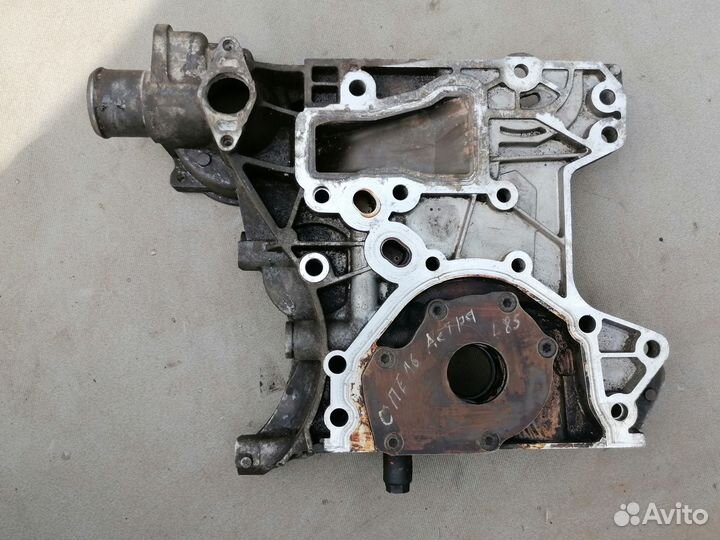 Крышка двигателя с масляным насосом Opel Astra H