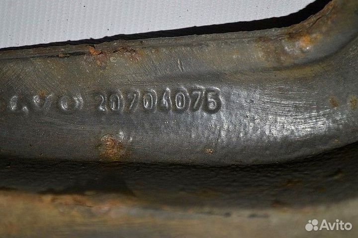 Кронштейн пневмобаллона ведущего моста, левый volv