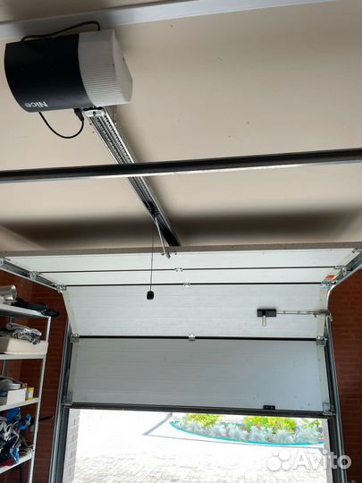 Монтаж и ремонт автоматических ворот рольставни