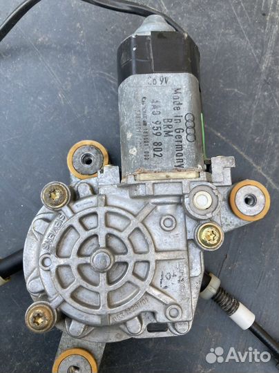 Стеклоподъеник ауди