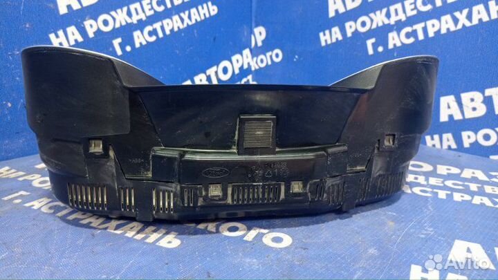 Панель приборов Ford Focus 3 седан 2011