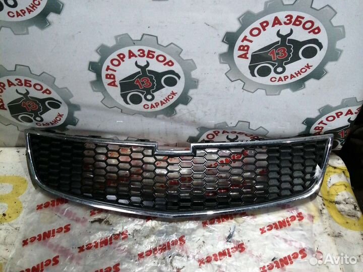 Решетка радиатора Chevrolet Cruze до 2012г
