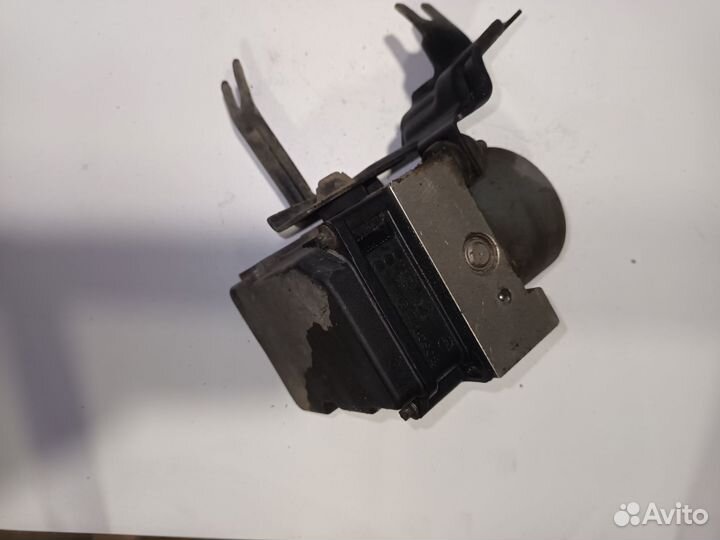 Блок ABS Nissan Tiida