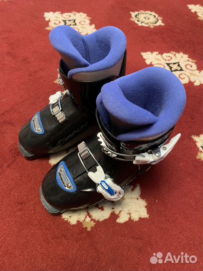 Детские горные лыжи 90 + горнолыжные ботинки