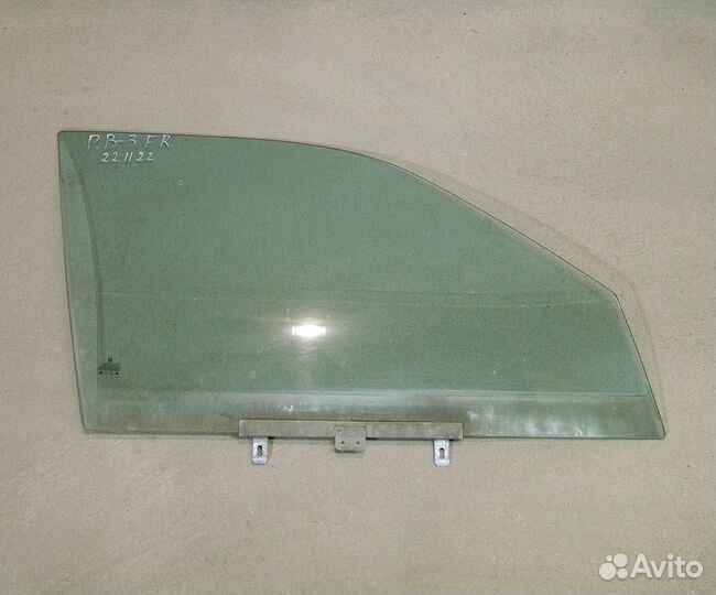 Стекло двери передней правой VW Passat B3