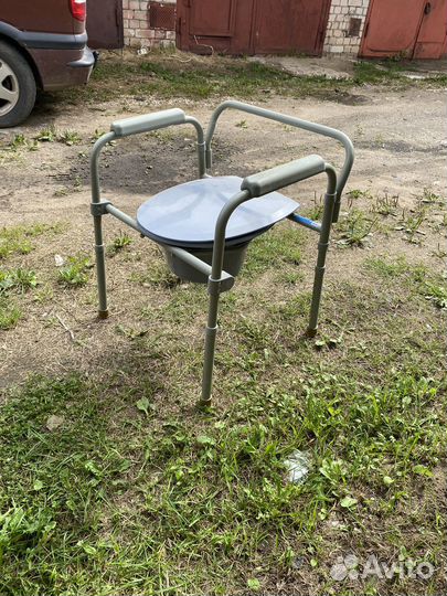 Санитарный стул туалет