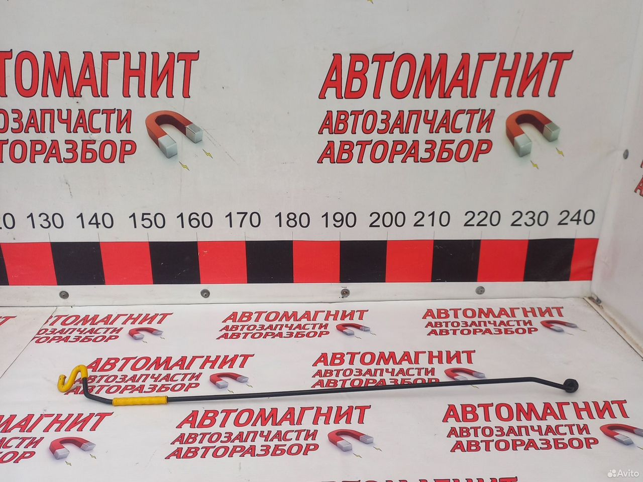 Упор капота Шкода Октавия А7