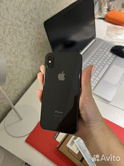 iPhone X, 64 ГБ