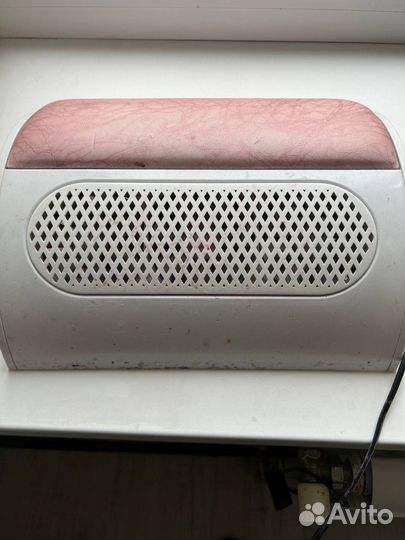 Продаю лампу, пылесос, аппарат для маникюра