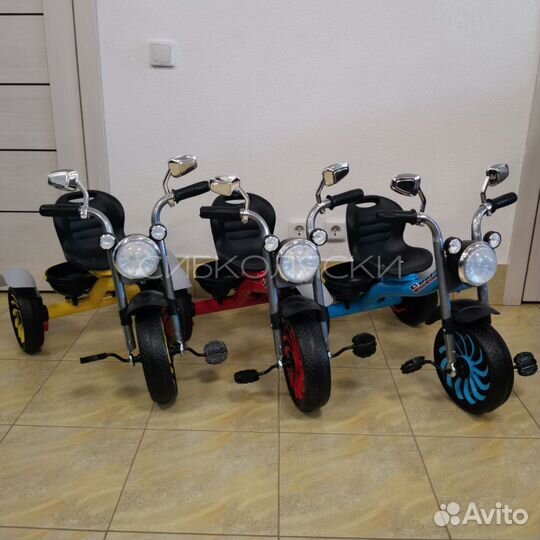 Детский трехколесный велосипед-мотоцикл