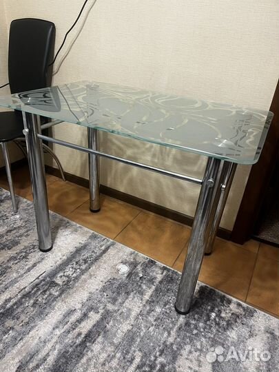 Кухонный стол